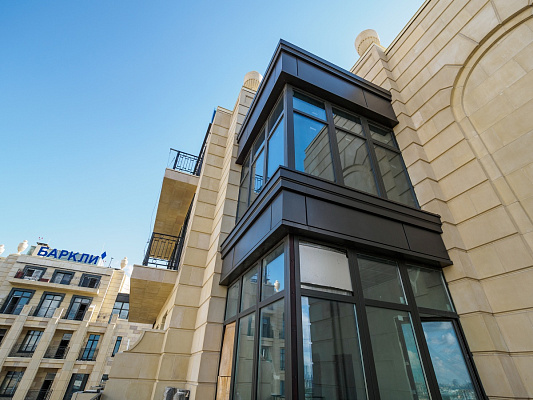 Внутри двора