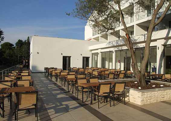 Внутри двора