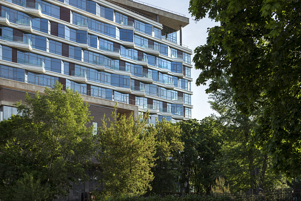 Внутри двора